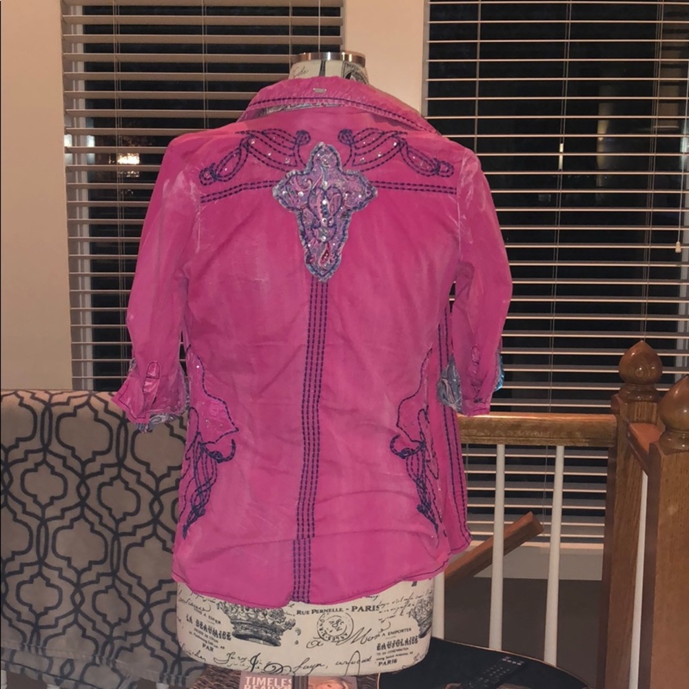 Pink Roar shirt